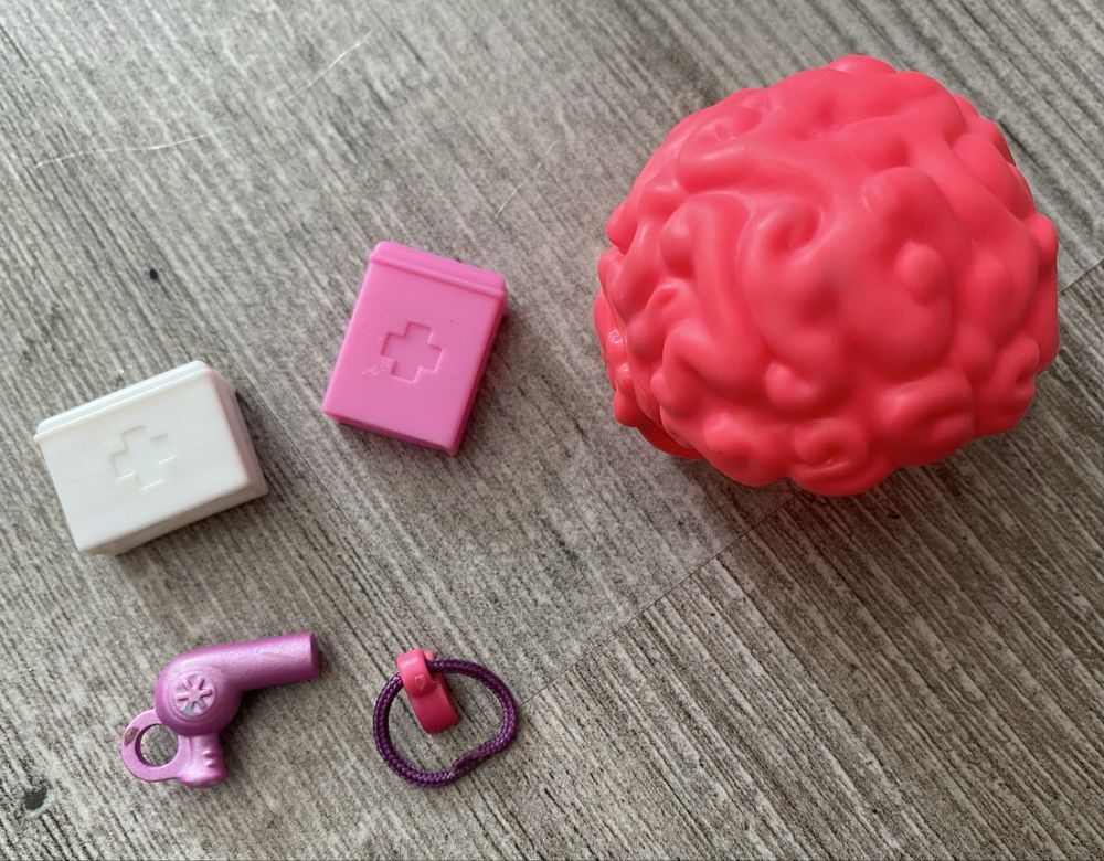 Zestaw mix dodatków dla lalek barbie jedzenie, meble, biżuteria