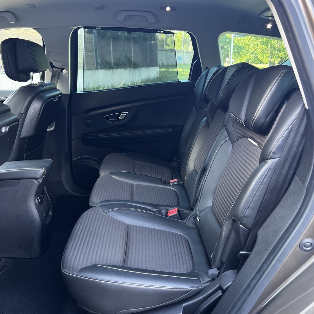 Renault Grand Scenic Edition Bose 2017 – €18.000 – Porto