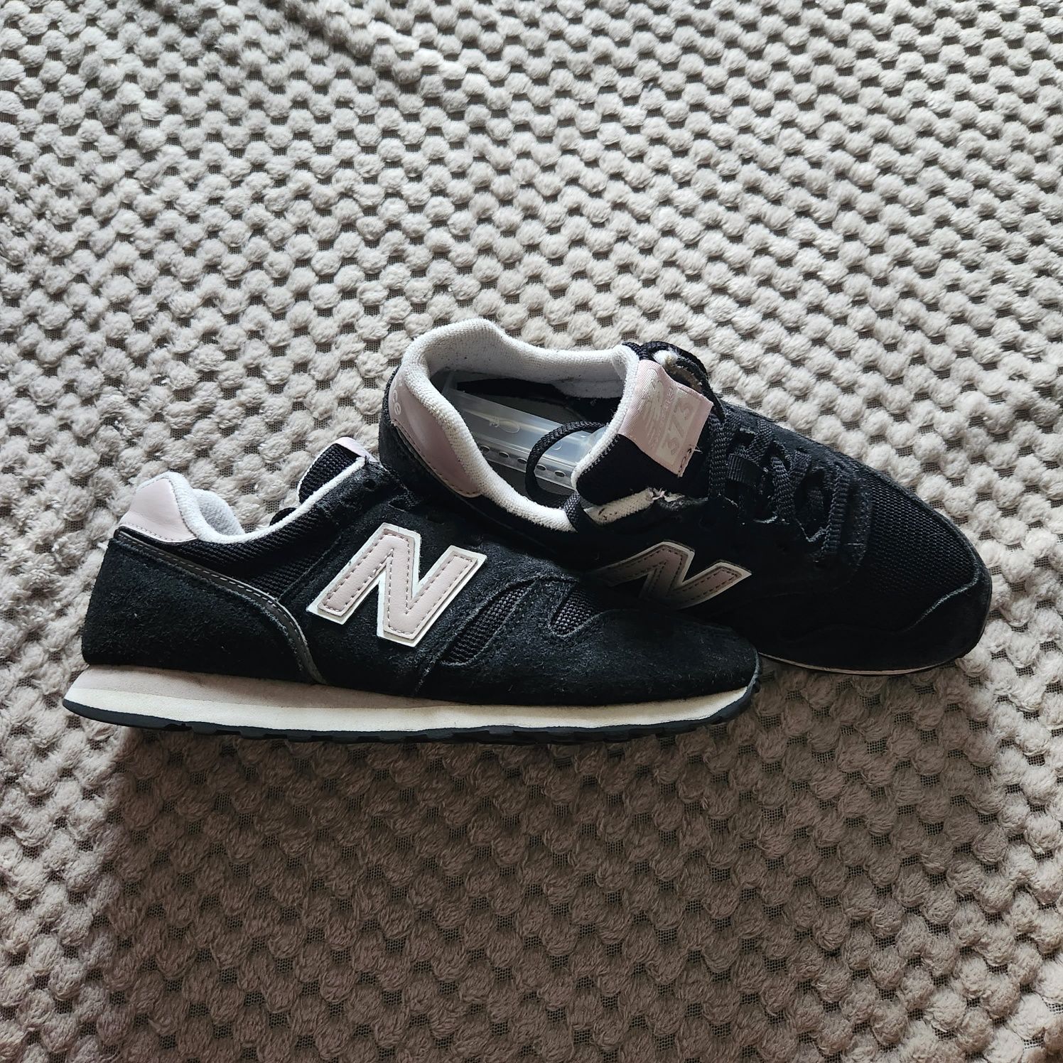 New Balance 373 Buty Sneakersy Trampki Damskie Czarne 37