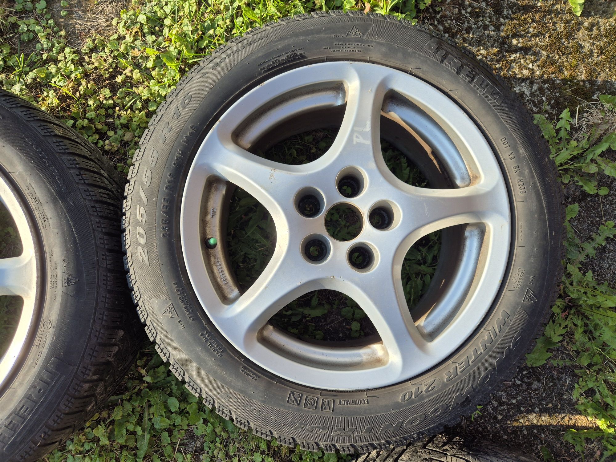 Felgi 16" 5x108 ET - 35 / otwór 63.4mm + opony Pirelli Winter M + S