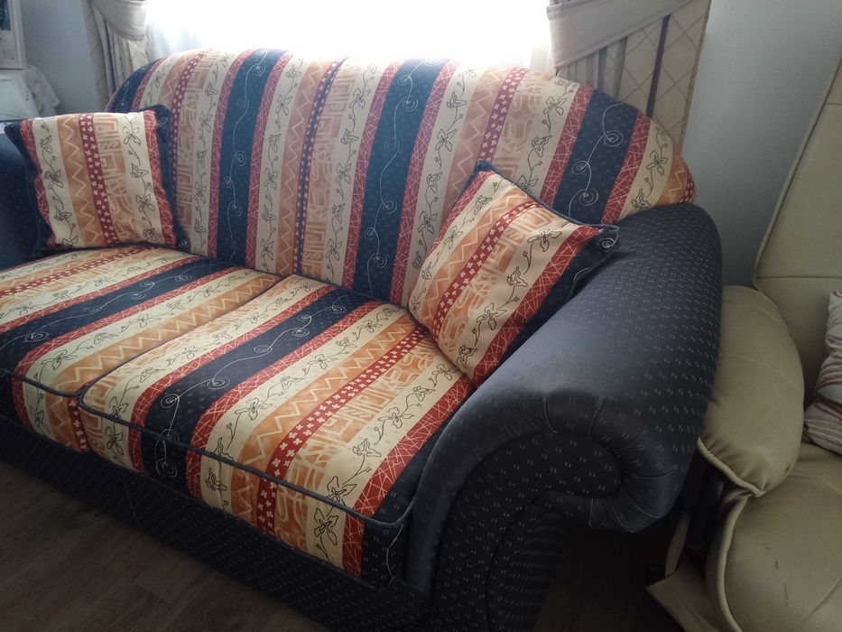 Sofa de 2 lugares em bom estado