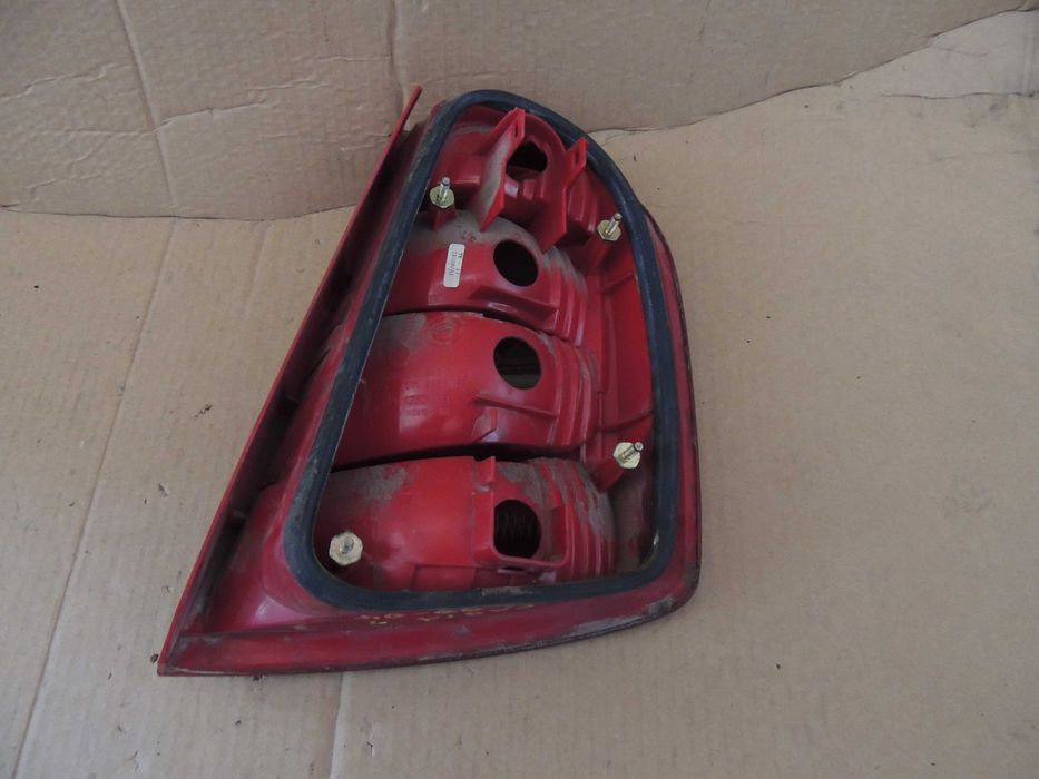Lampa tył tylna lewa europejska Skoda Fabia I 1 99,00,01,02,03,04 HB