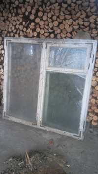 Stare drewniane okno podwojne