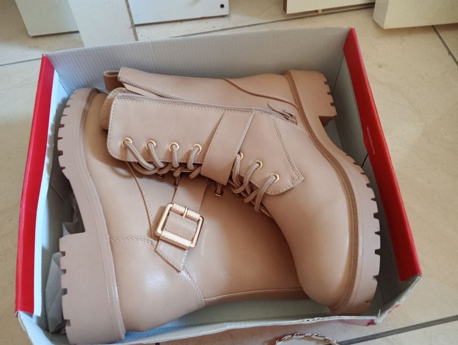 Botas novas na caixa n 37