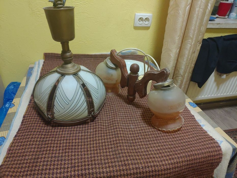 Люстри на 2 плафони і один