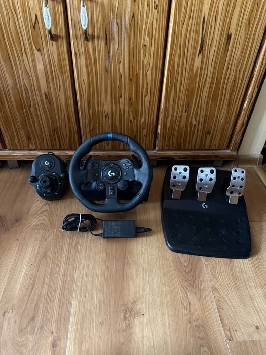 Kierownica Logitech DrivingForce G923 PS4/PS5/PC + Shifter