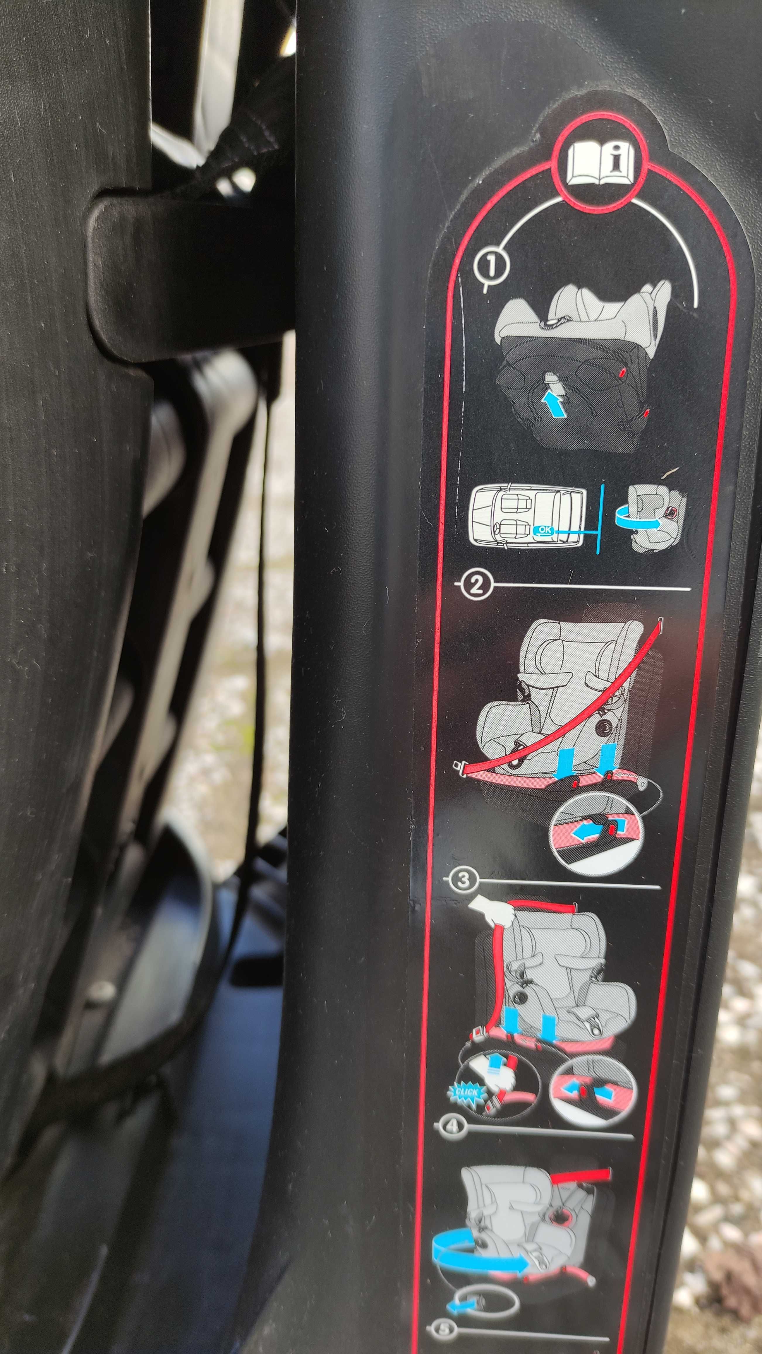 Cadeira auto rotativa Axiss da Bebe Confort