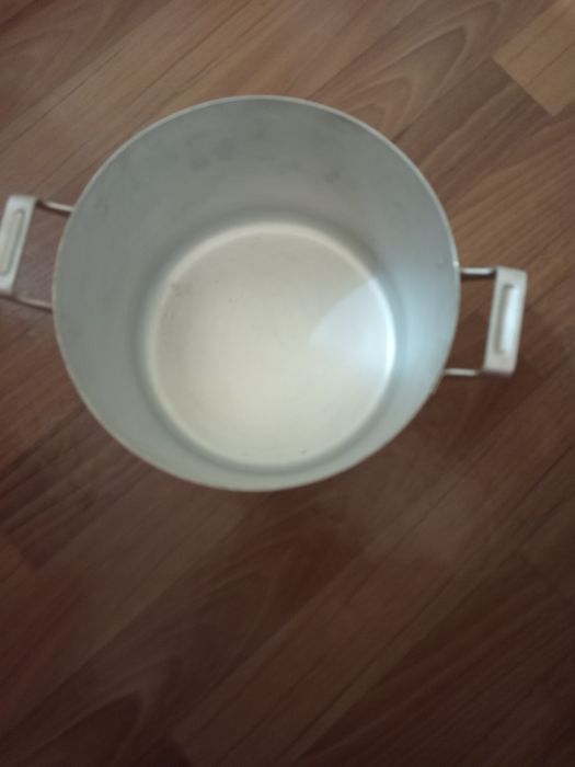 Продам алюмінієву каструлю