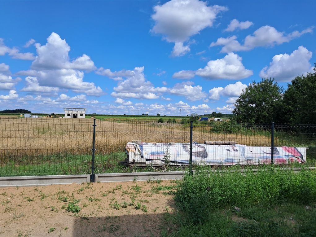 Działka z warunkami zabudowy ponad 13 ar