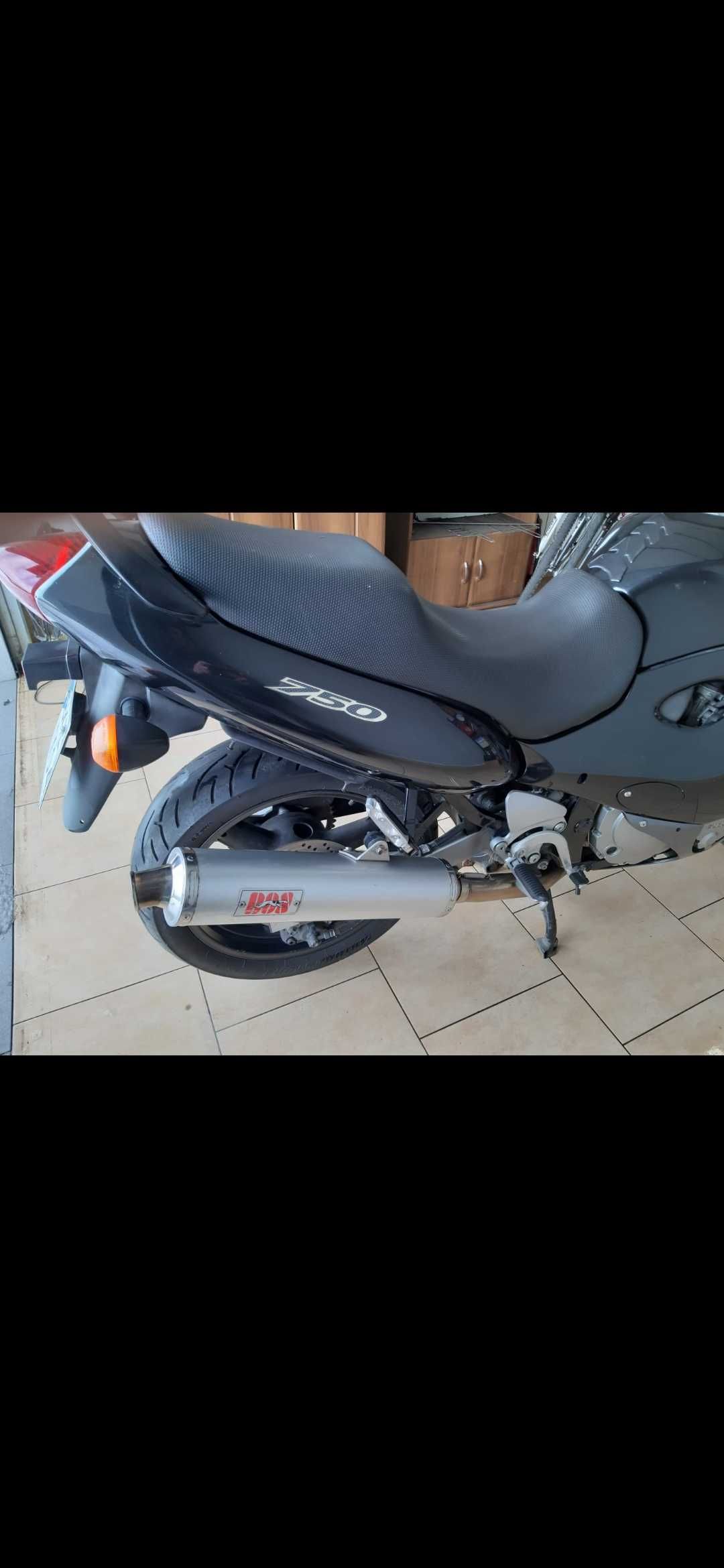 Motor Suzuki GSXF 750, 2000 r cena 8 000 zł do negocjacji