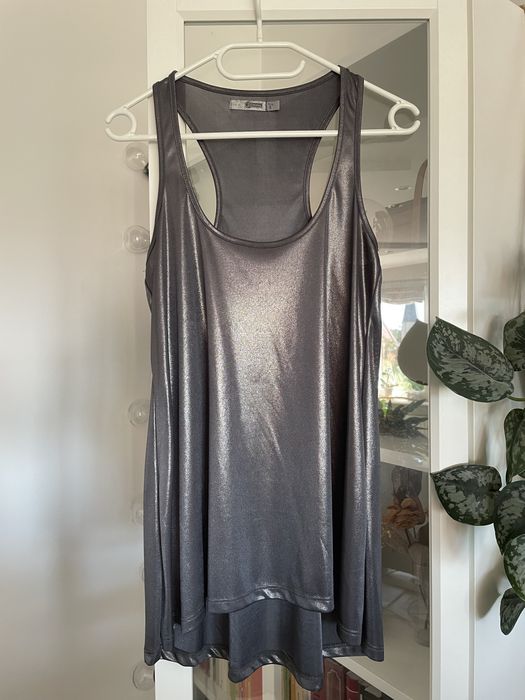 Srebrna bluzka top z dekoltem Stradivarius