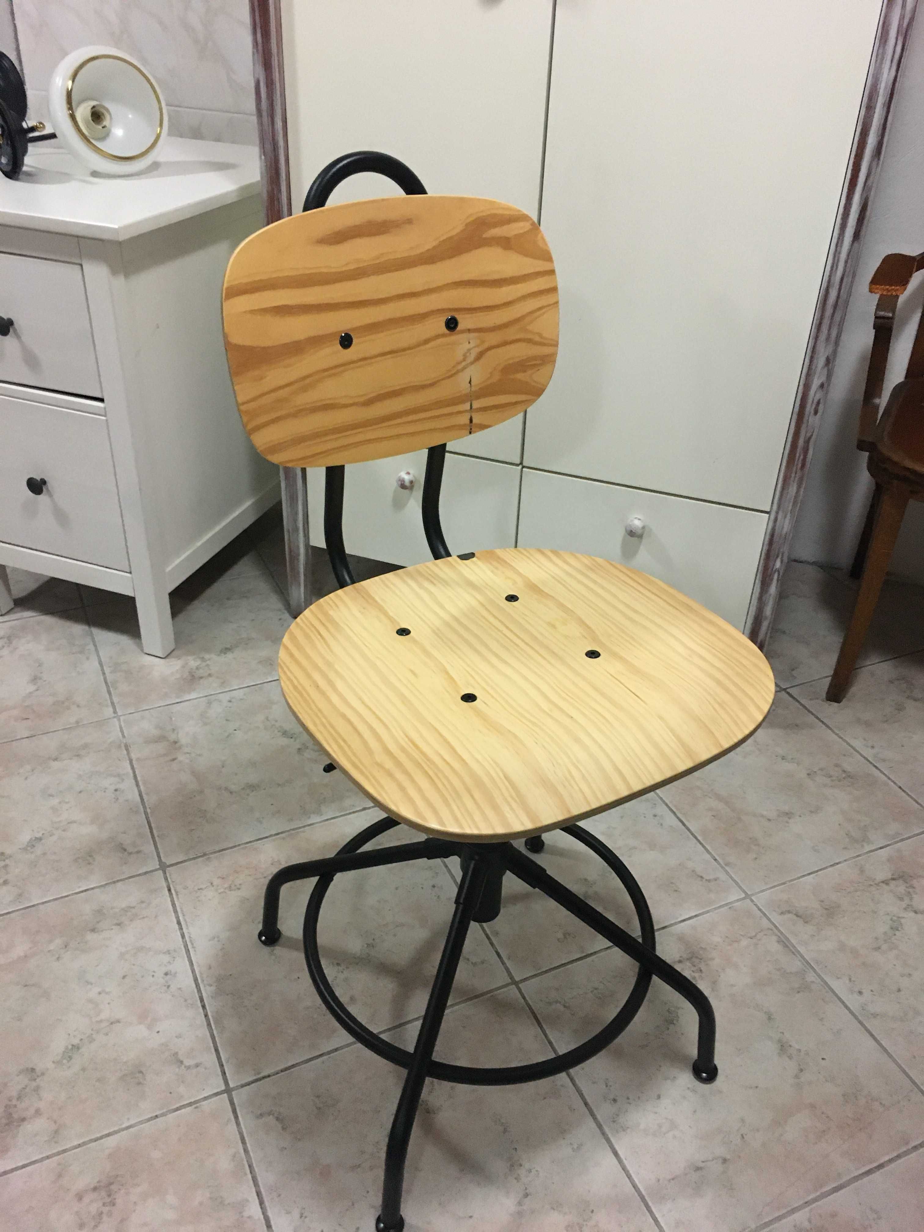 krzesło obrotowe do biurka dla dziecka Ikea model kullaberg sosna