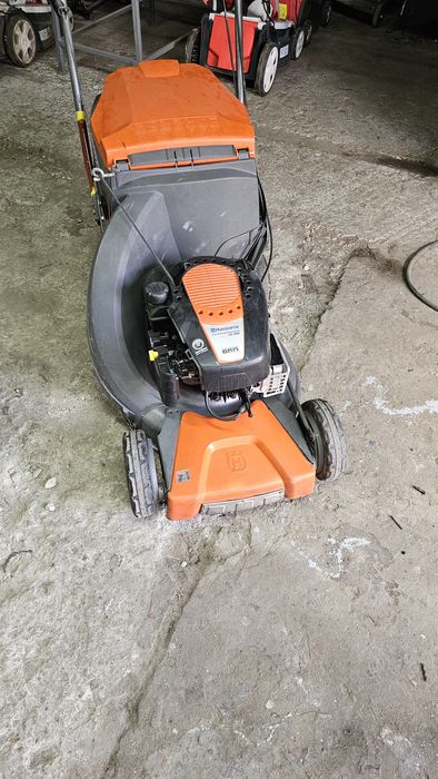 Газонокосилка Husqvarna ls48v 650 самохідна 

LC 48V