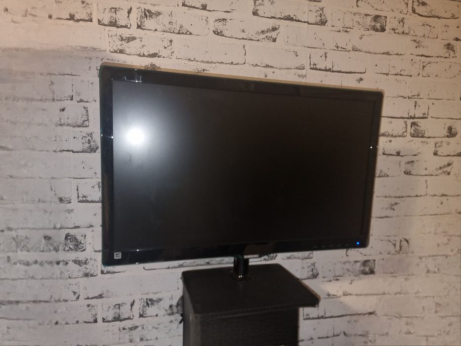 Samsung S22D390H - 21.5" PLS, Full HD - Odbiór Osobisty