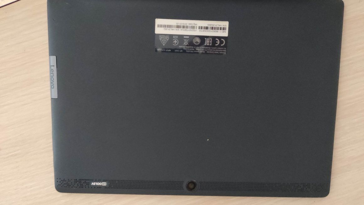 Планшет Lenovo TB3-X70L