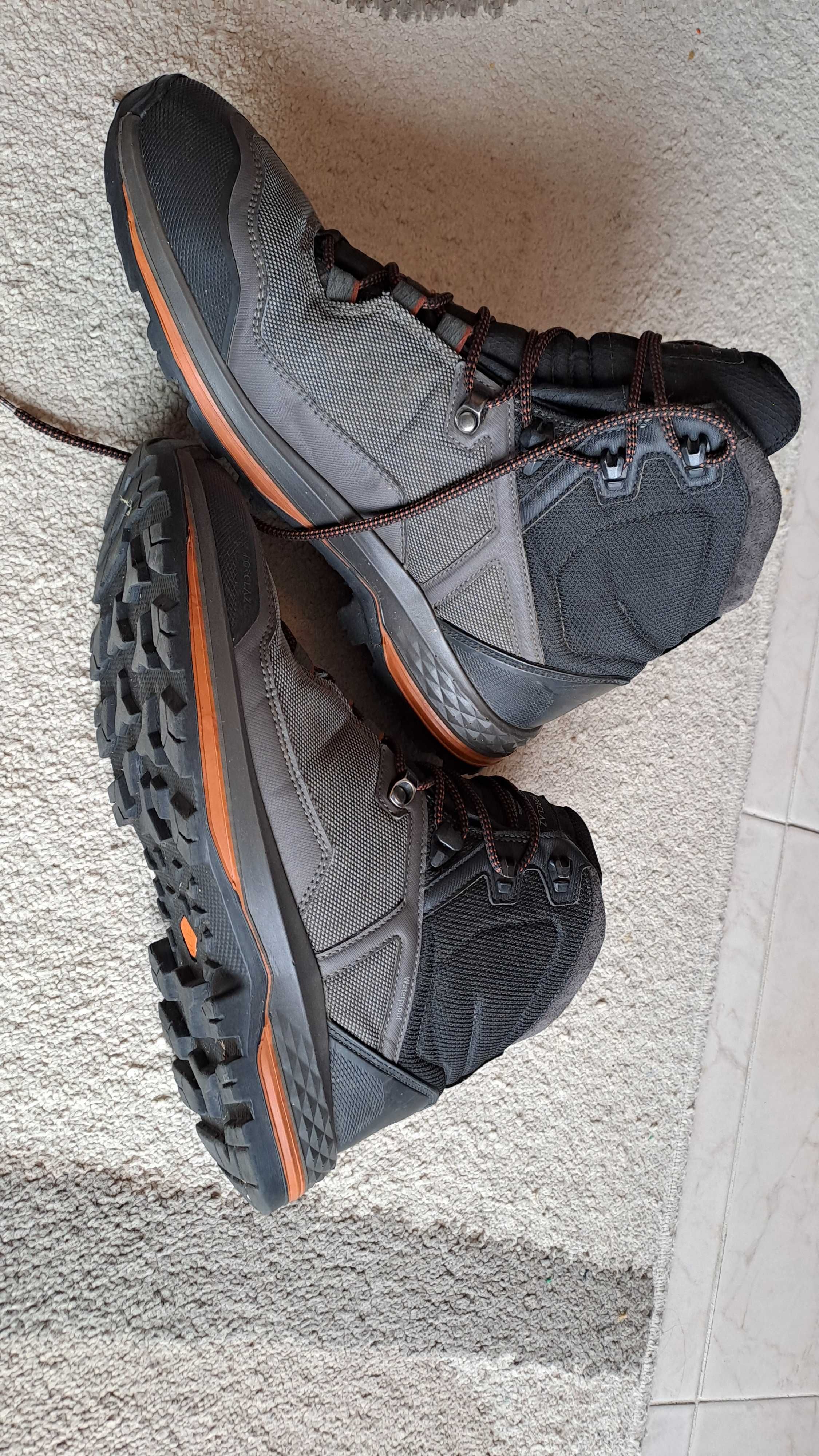 Botas Impermeáveis Forclaz MT 100