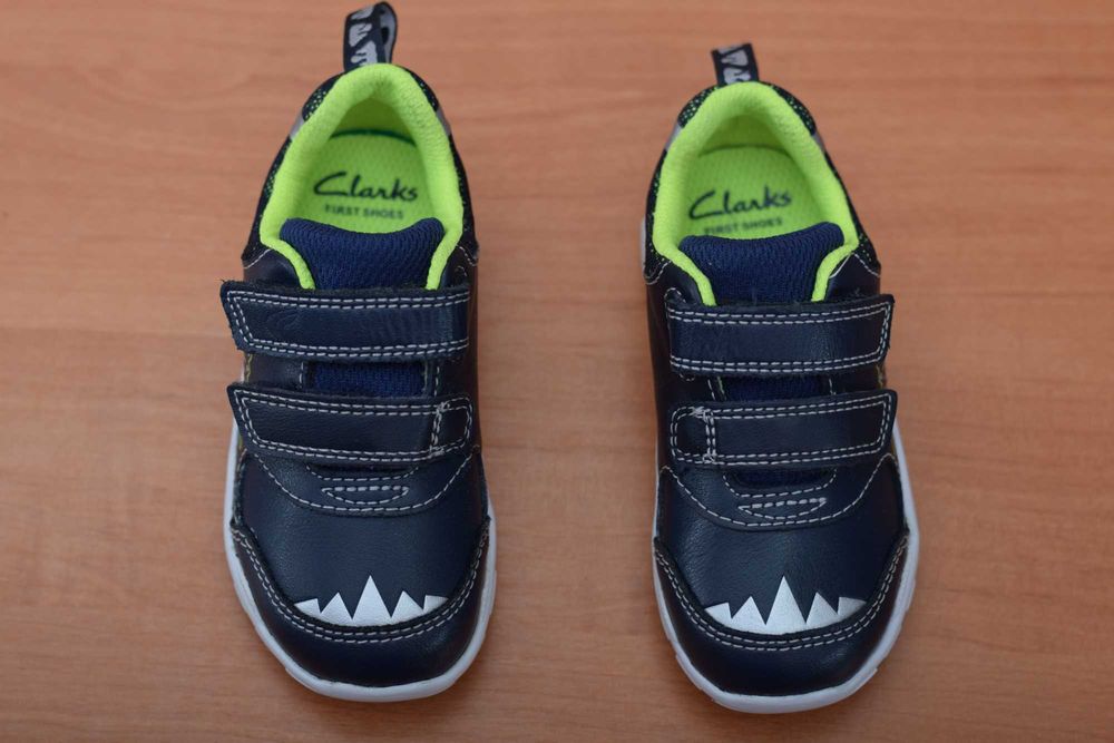 22 розмір. Шкіряні дитячі кросівки Clarks. Оригінал