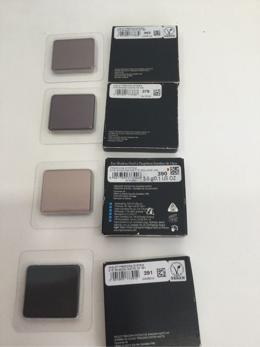 Conjunto de 28 Sombras da Inglot