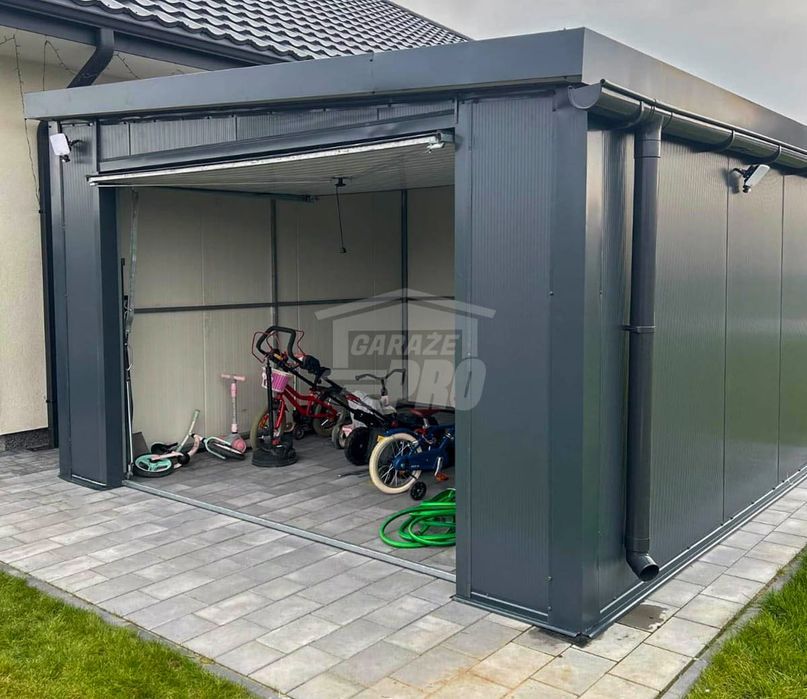 Garaż płyta warstwowa 4x4  Antracyt  Dach spad w prawo GP368
