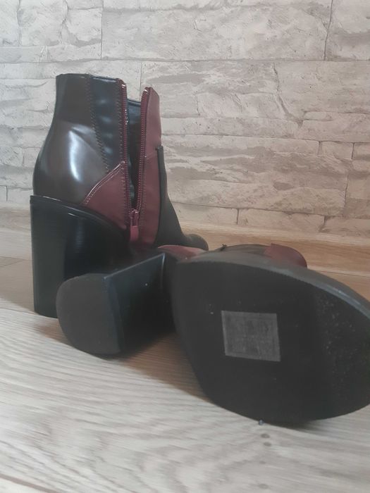 Botki na słupku rozmiar 36