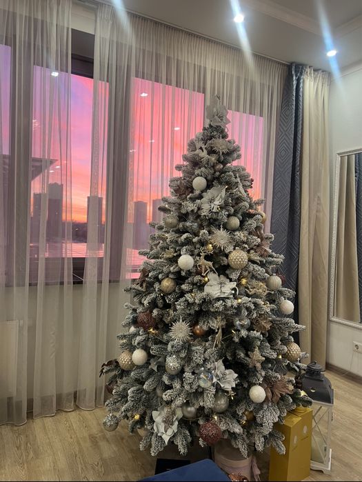 Ялинка з іграшками