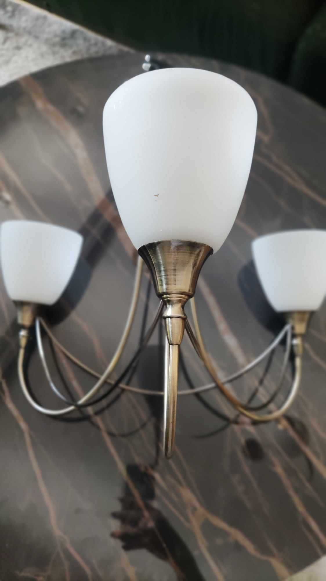 Komplet stylizowanych lamp do wnętrza domu w idealnym stanie.