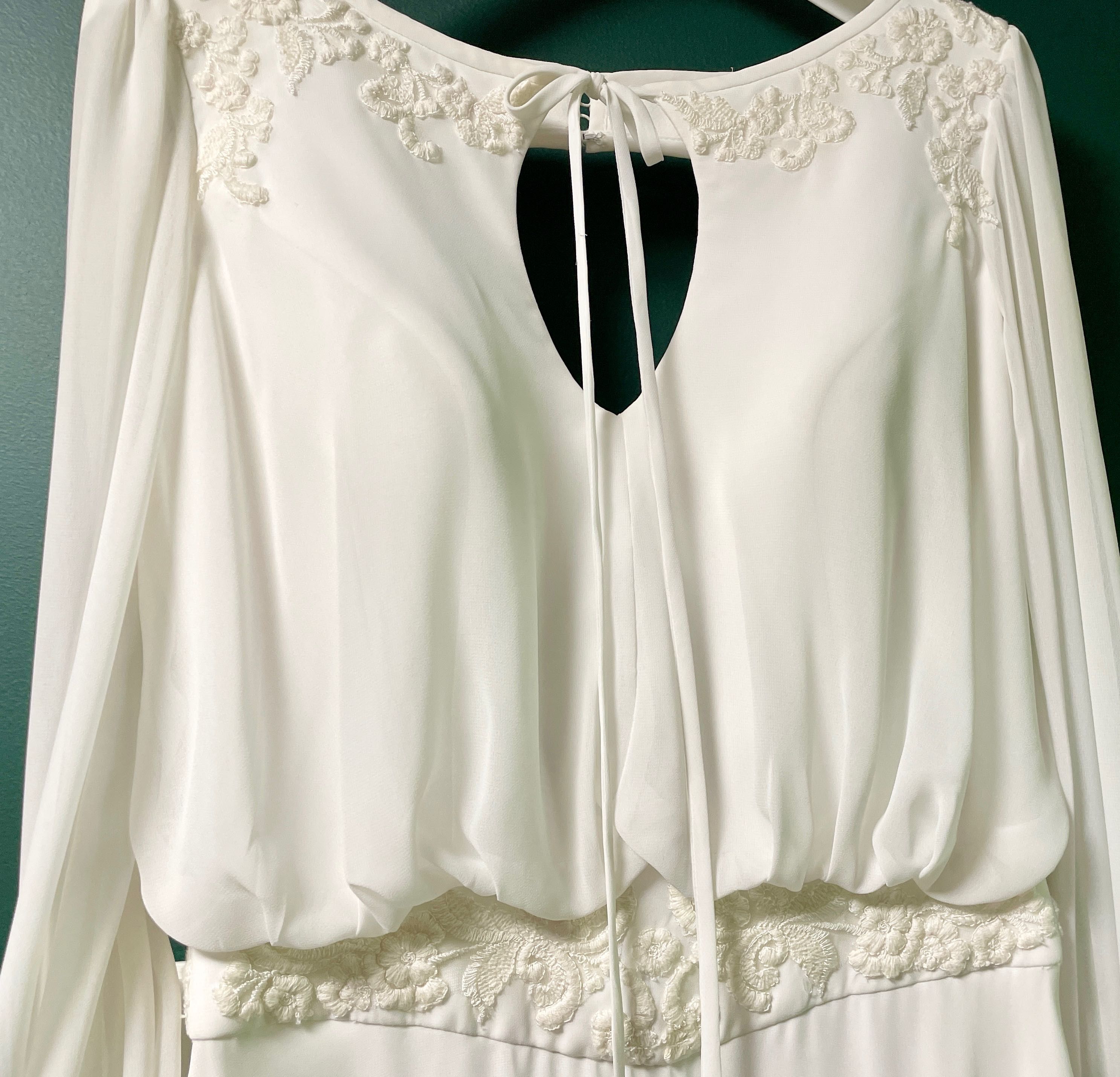 Zwiewna suknia ślubna w stylu boho Lillian West model 6446