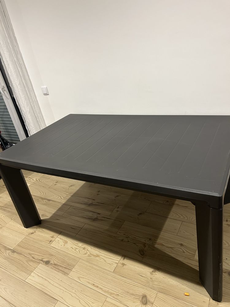 Mesa otima e resistente para seu lazer