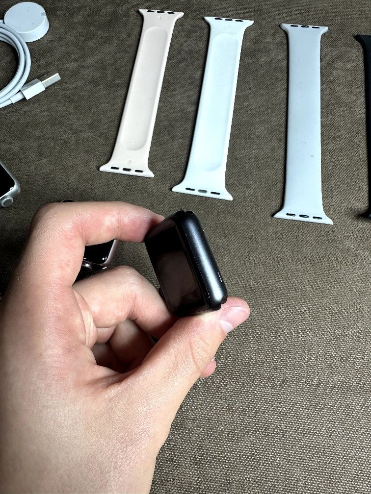 4× Apple Watch Series 1 + зарядка + ремінці — 2000 грн, торг