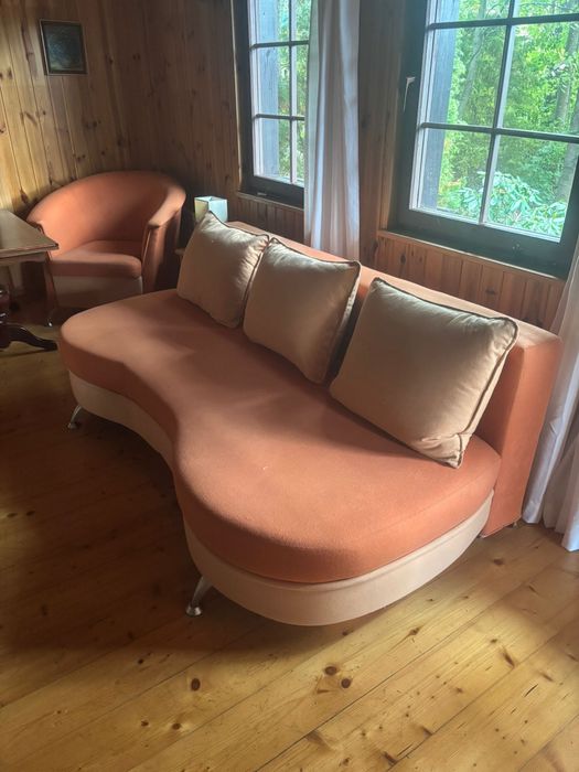 Zestaw wypiczynkowy sofa fotele pufa stół - ława