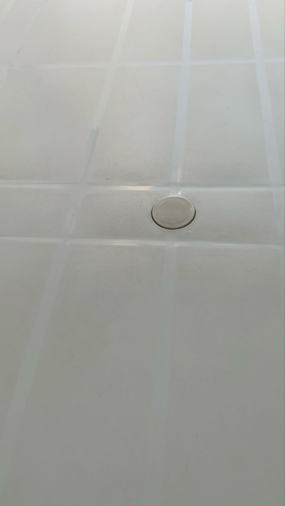 Mesa em plastico branca usada