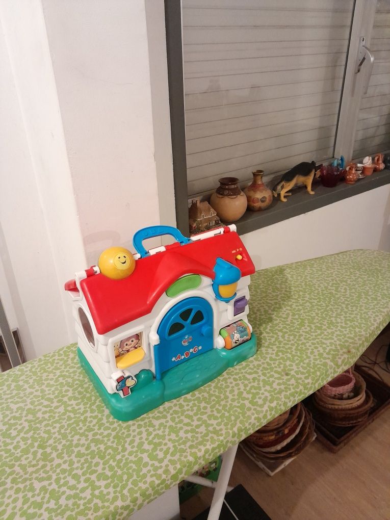 Vendo Casa de Brincar para Criança FISHER PRICE muito bonita como nova