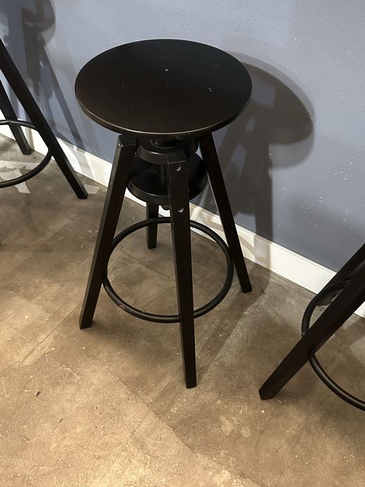 Bancos da marca ikea, tenho 4