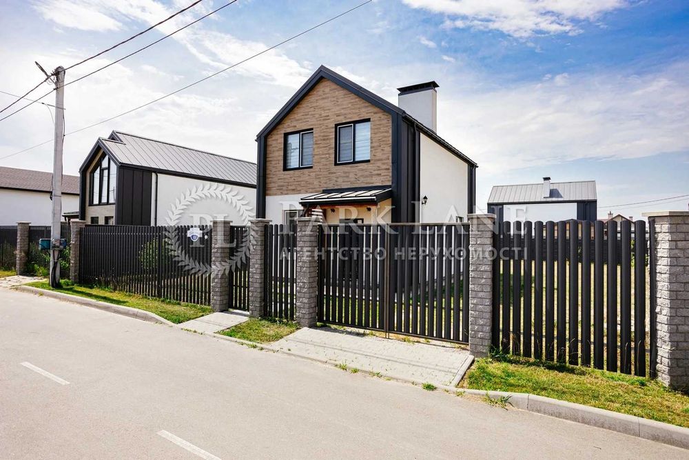 Продаж двоповерхового будинку с.Петропавлівське Ремонт