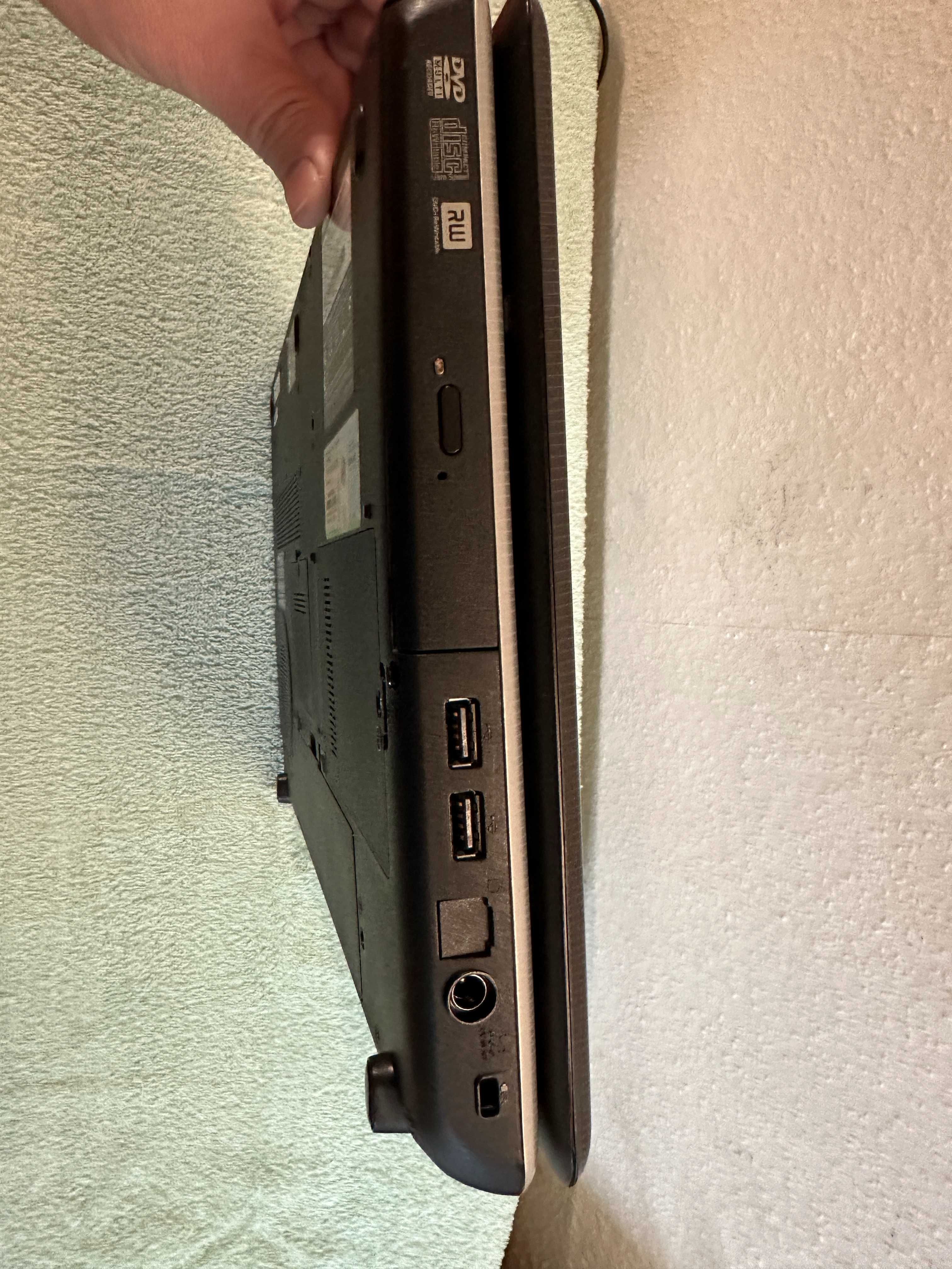Sprzedam laptopa Toshiba Satellite L500-1Q9