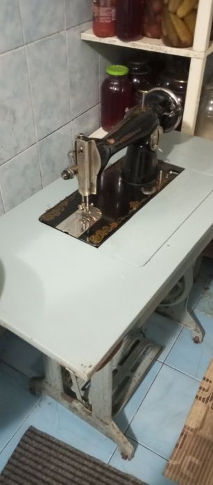 Швейная машинка совецкая