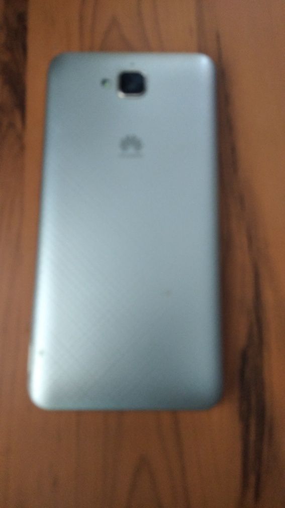 Телефон Huawei y 6 pro