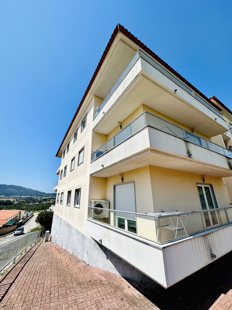 T2 em Condomínio com Piscina e Vista de Serra, em Manique de Cima / Albarraque / Beloura Apartamento 2 Quartos