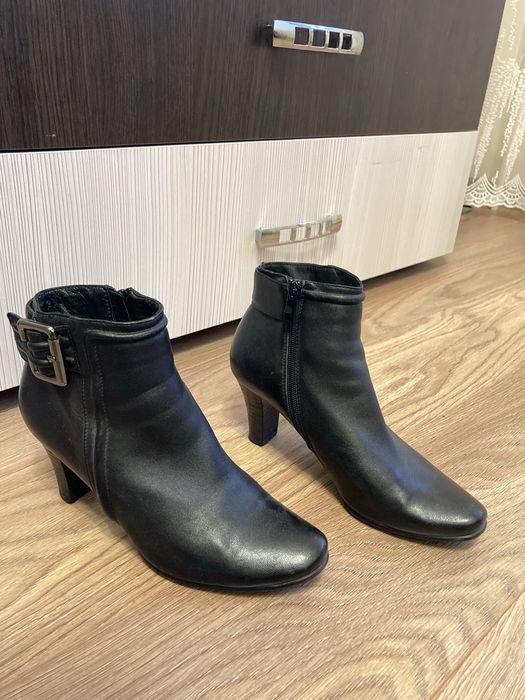 Ботинки женские 38р.