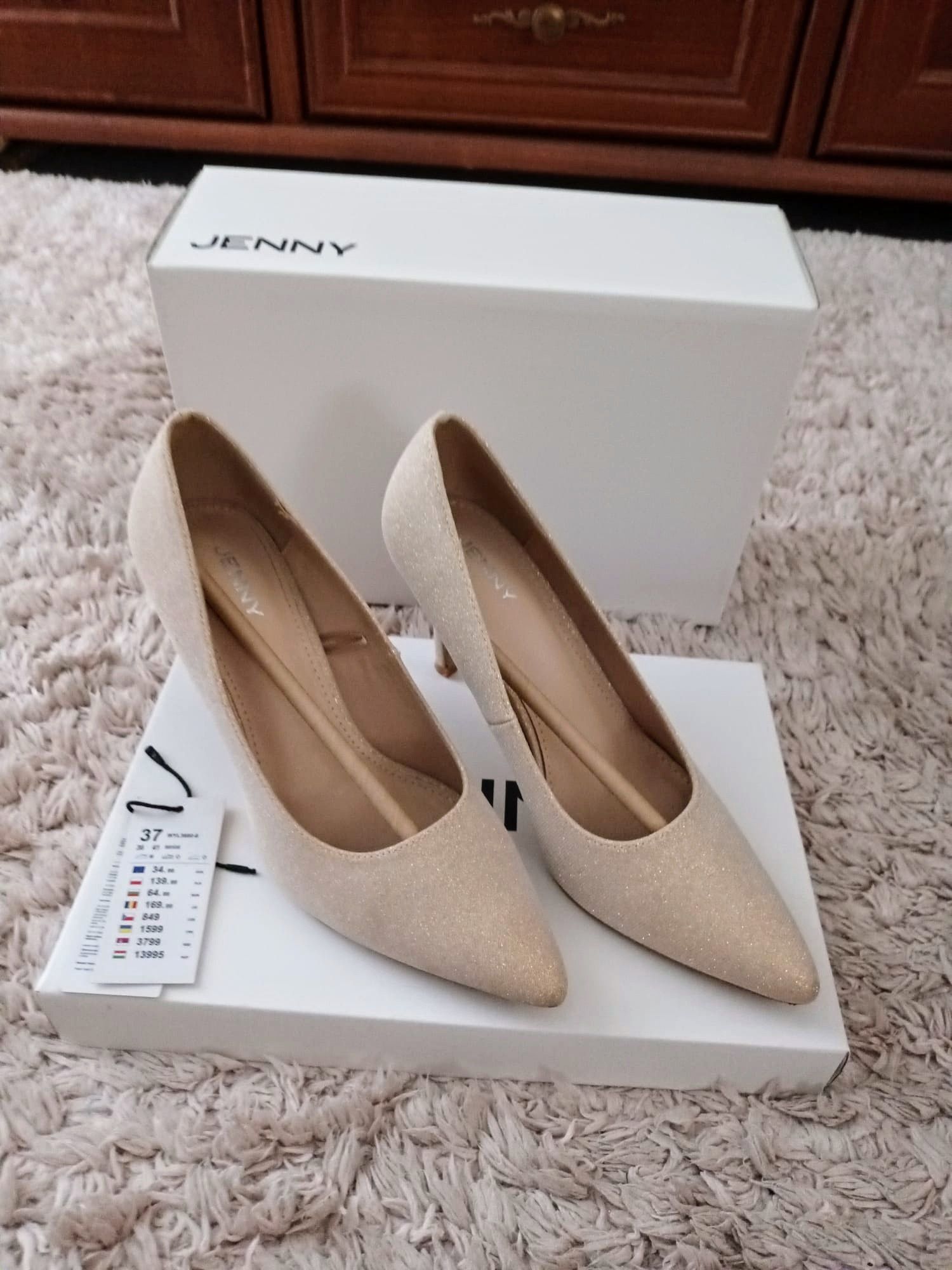 Buty eleganckie beżowe