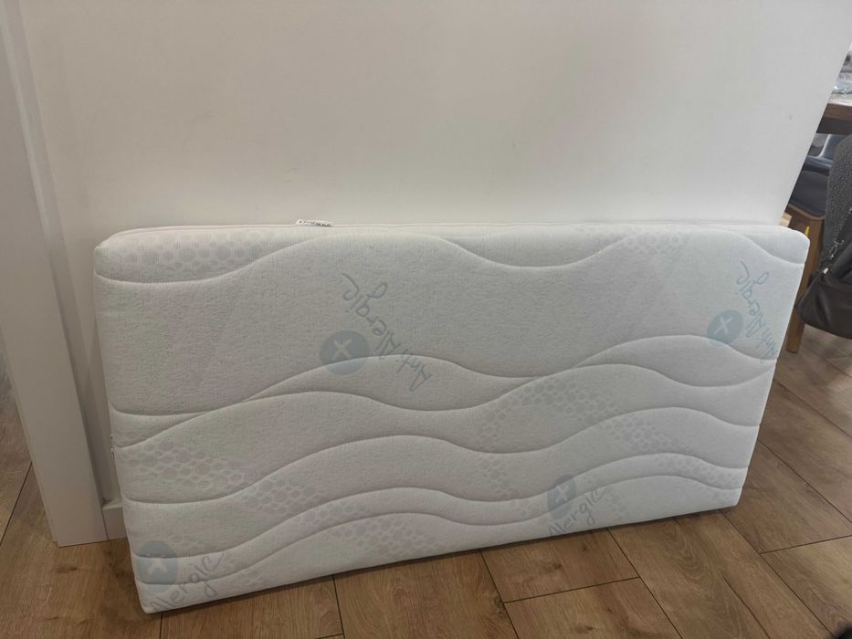 Łóżeczko dziecięce z materacem  60x120