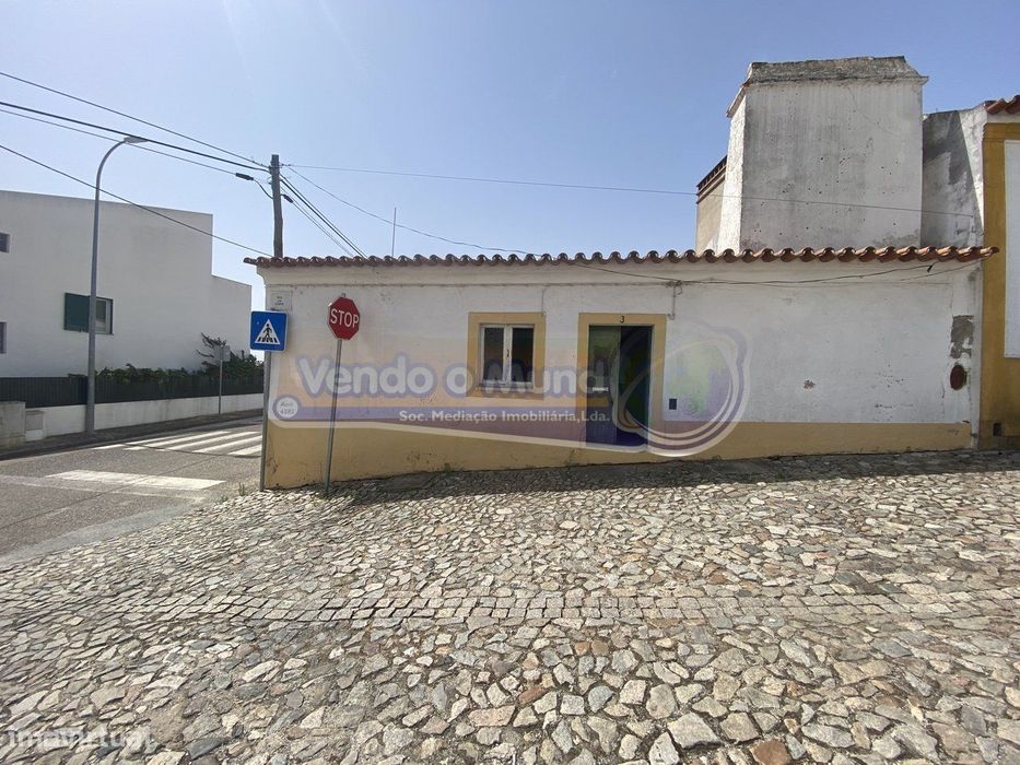 Moradia T2 para recuperar em Pavia, Mora (MOR071)