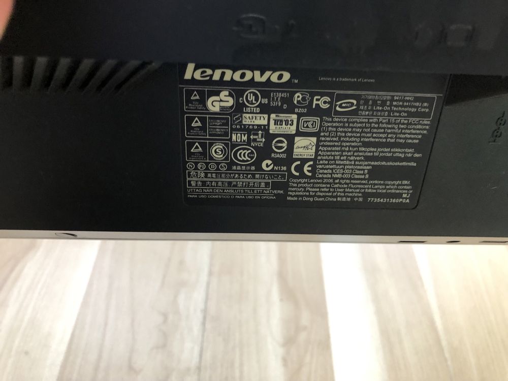 Monitor Lenovo 17” 9417-HH2