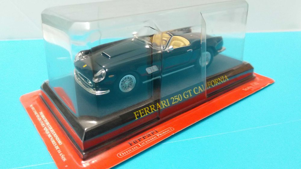 Ferrari 250 GT California (1957) - Miniatura IXO/Altaya à escala 1/43