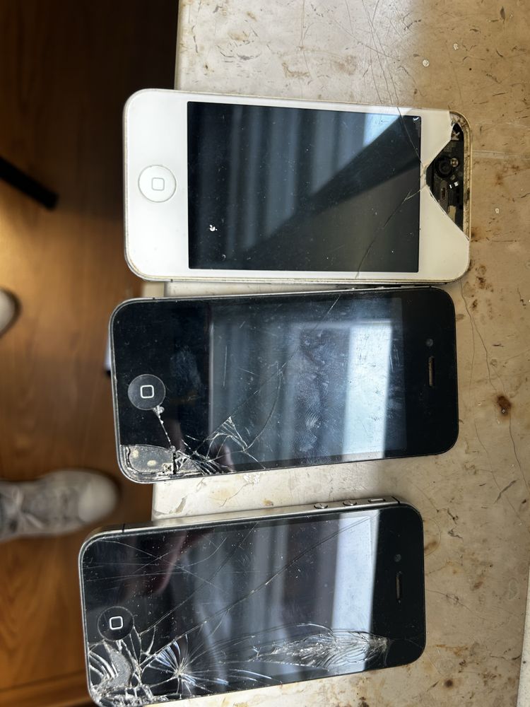 3 Iphones 4s e 3g ( para pecas )
