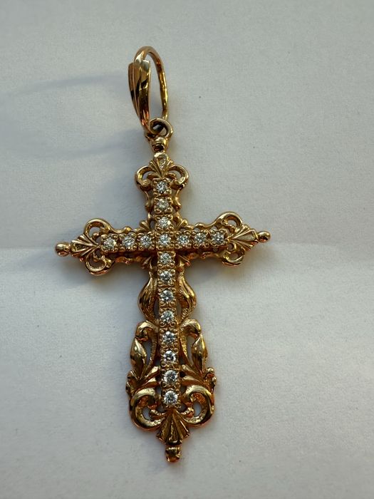 Новий золотий хрест з діамантами