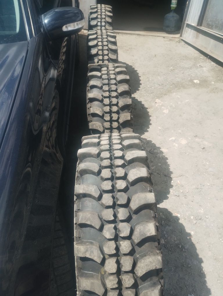 Шини колеса болотяні нові 235/70 r 16 без дисків