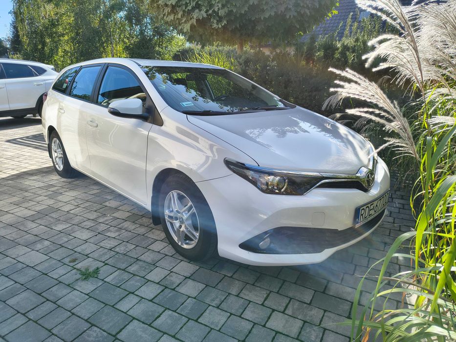 Toyota Auris Toyota Auris 1.4 D4D - Salon Polska
