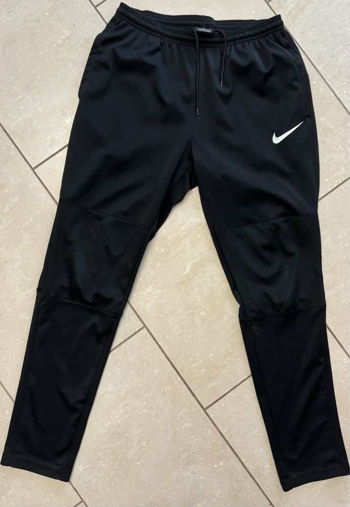 Nike Dri-Fit joggery sportowe czarne spodnie r. S , siłownia, jak nowe