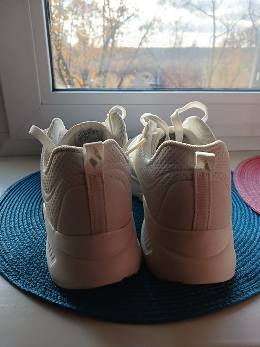 Біленькі красовочкі .